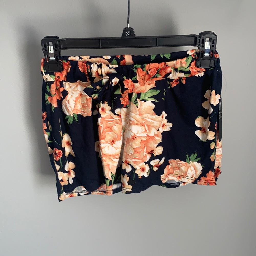 NWT Insta Girl Blue Floral Pattern Shorts